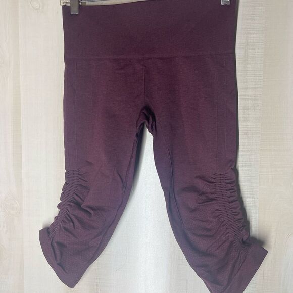 Lululemon In The Flow Crop II‎ Bordeaux burgundy heather leggings knee length, 6 - Picture 2 of 10